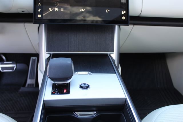 Used 2024 Land Rover Range Rover SE image 13