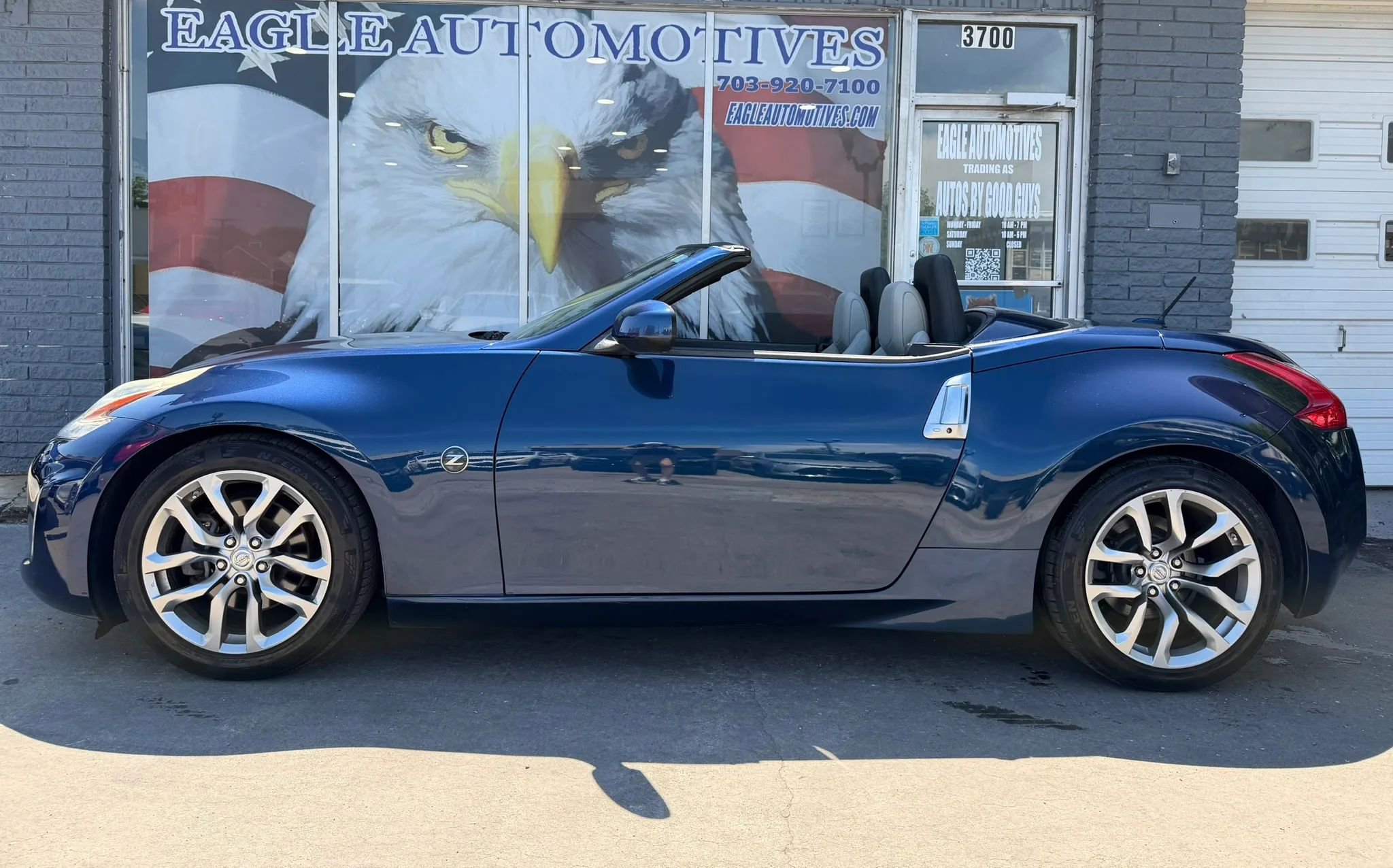 Used 2013 Nissan 370Z Touring RWD image 14