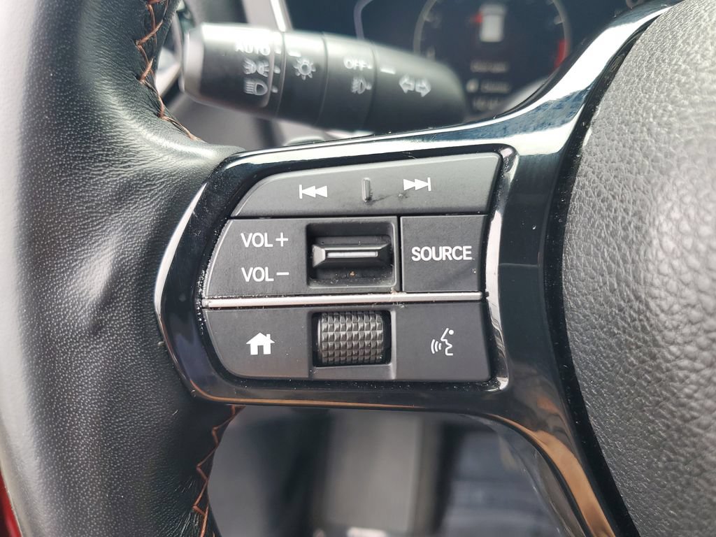 Used 2023 Honda Pilot Sport image 11