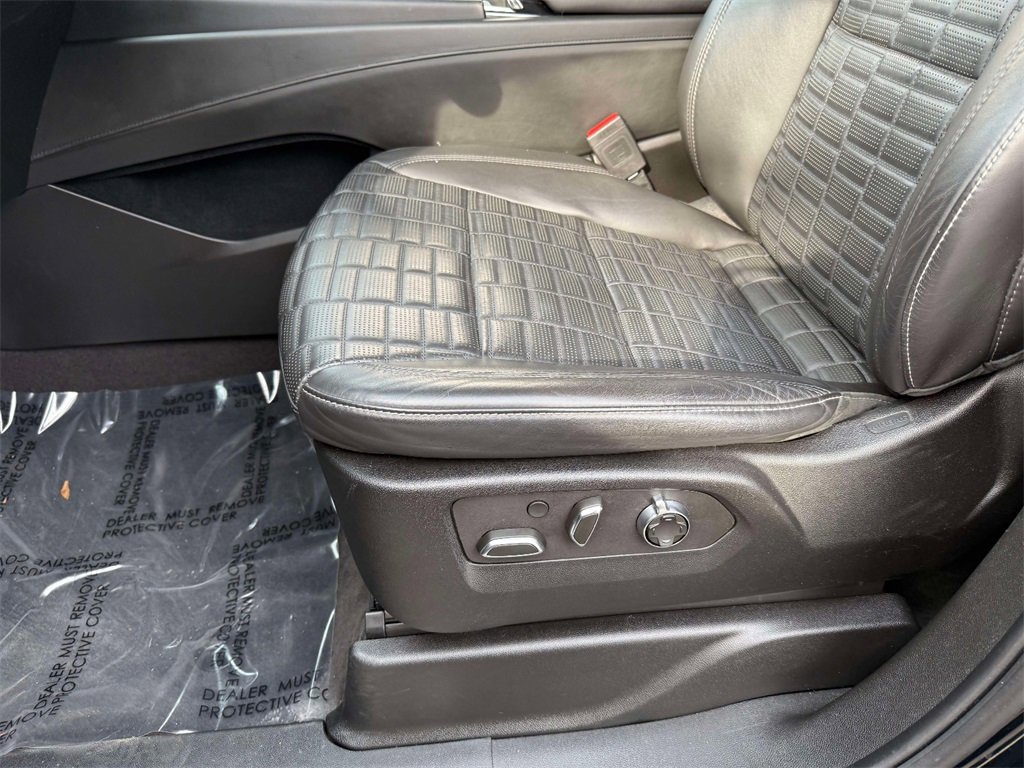 Used 2023 Cadillac Escalade V image 3