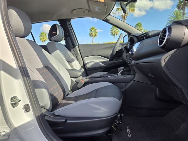 Used 2022 Nissan Kicks SR w/ Premium Package image 18