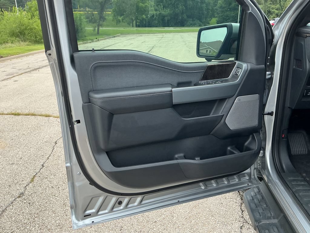 Used 2023 Ford F150 Lightning Lariat AWD/4WD image 13