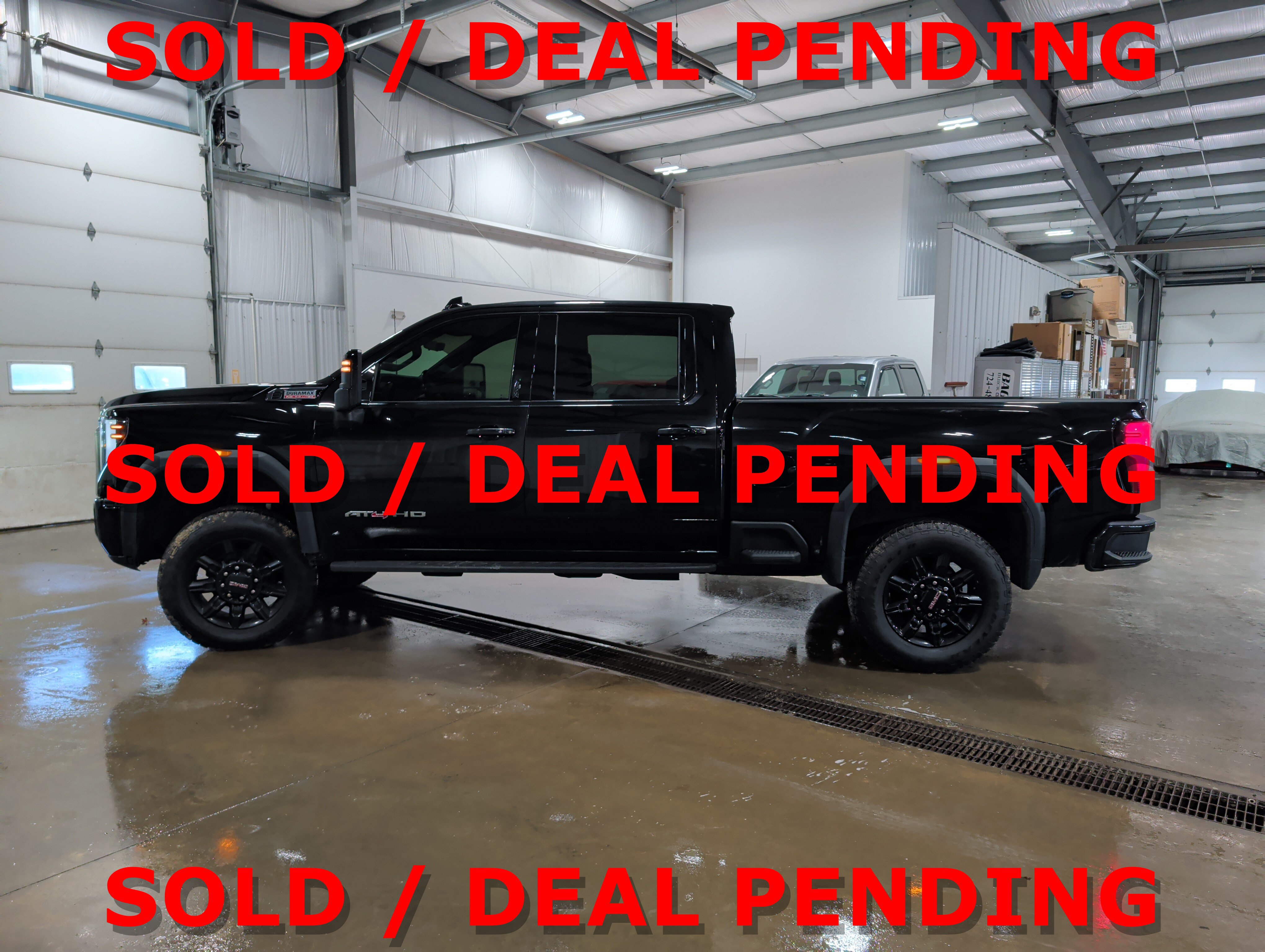 Used 2024 GMC Sierra 2500 AT4 w/ AT4 Premium Plus Package AWD/4WD image 5