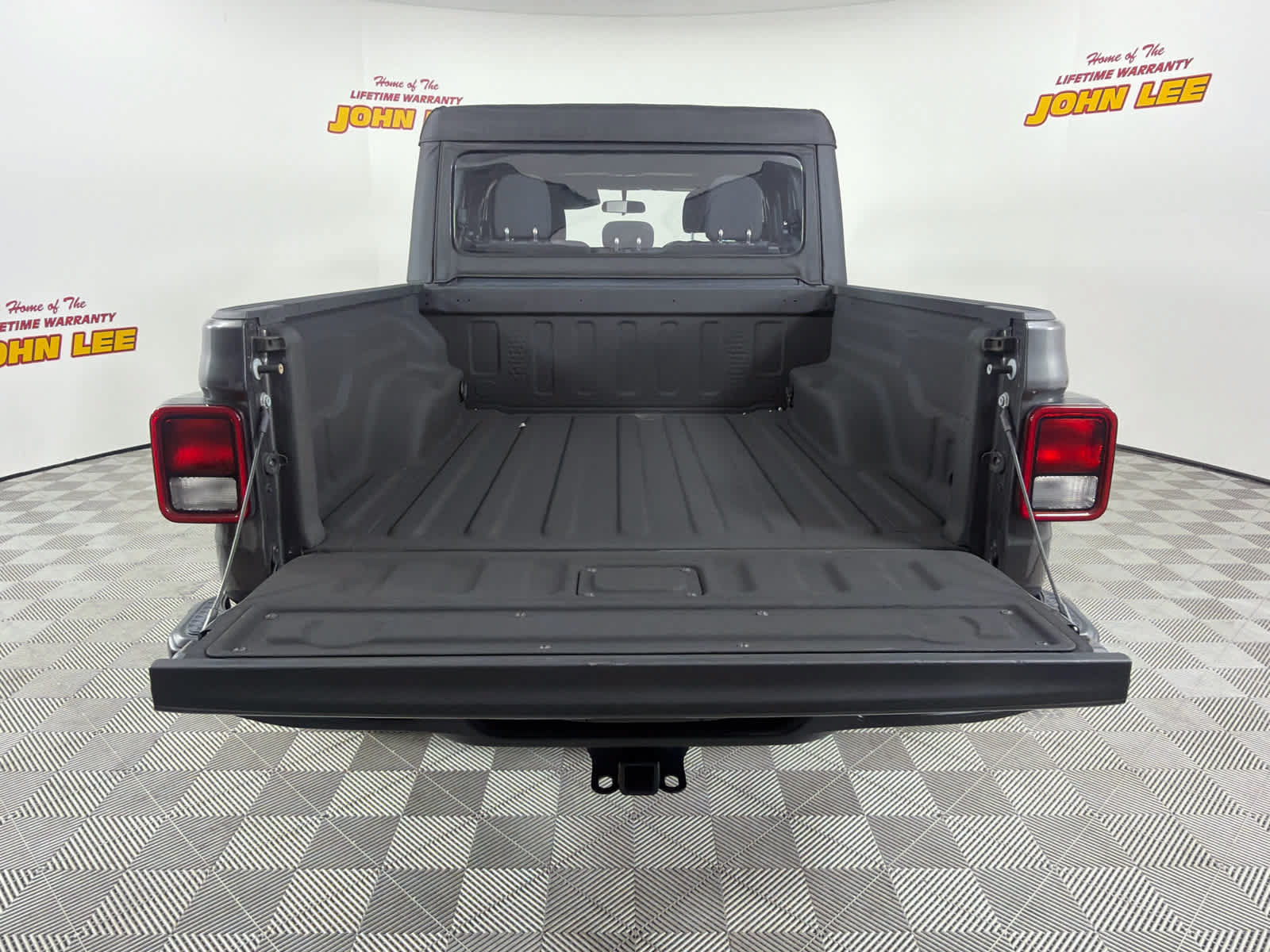 Used 2023 Jeep Gladiator Sport w/ Trailer Tow Package AWD/4WD image 5
