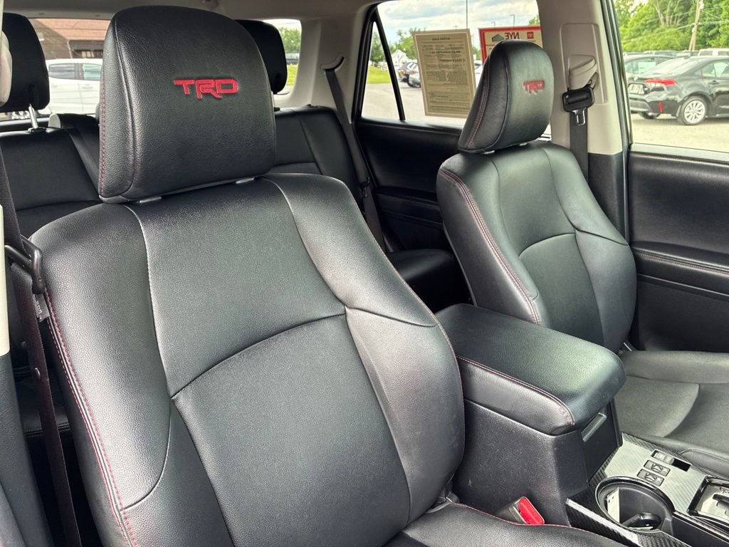 Used 2020 Toyota 4Runner TRD Off-Road Premium w/ Moonroof Package AWD/4WD image 38