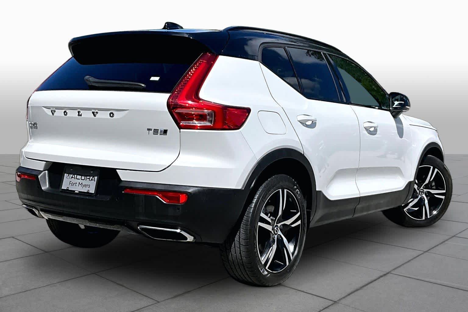 Used 2019 Volvo XC40 AWD T5 image 13