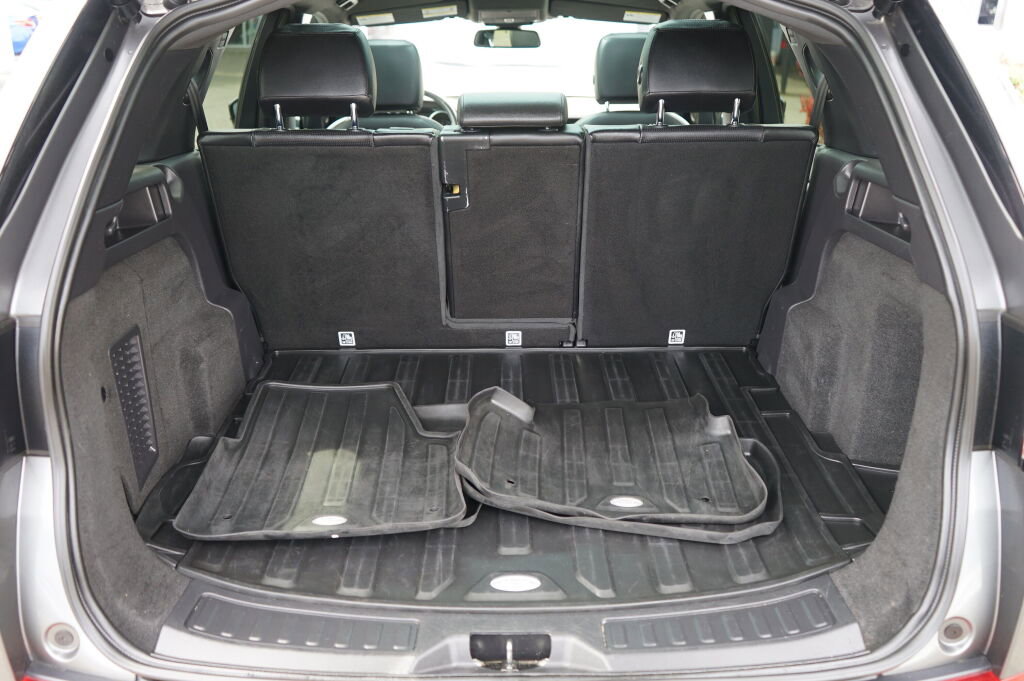 Used 2019 Land Rover Discovery Sport HSE AWD/4WD image 28