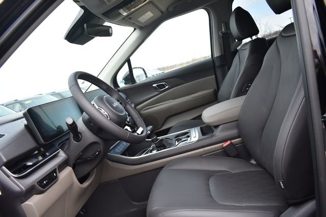 New 2026 Kia Carnival EX FWD image 25