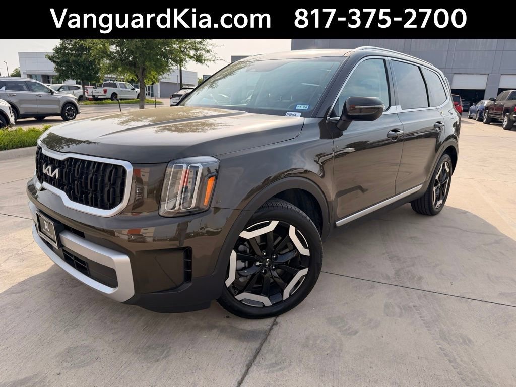 Certified 2023 Kia Telluride EX w/ EX Captain's Chair Package