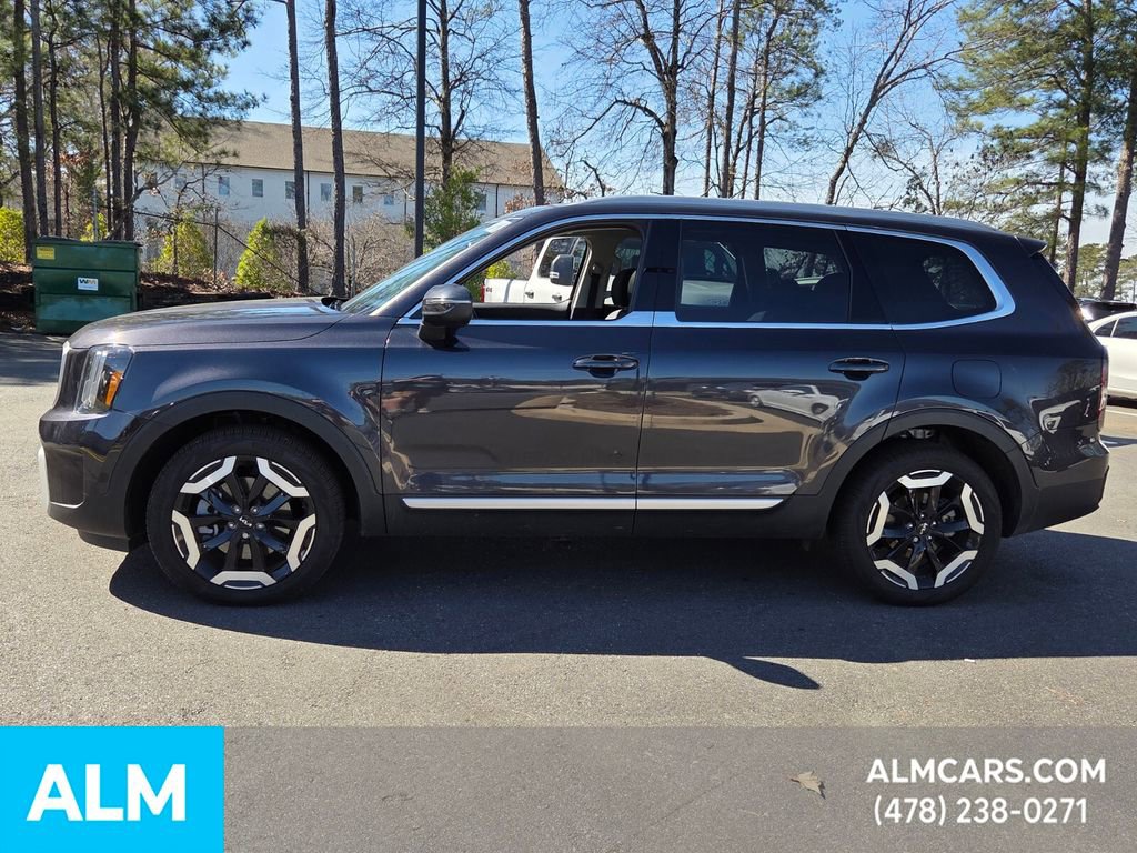 Used 2025 Kia Telluride EX image 2