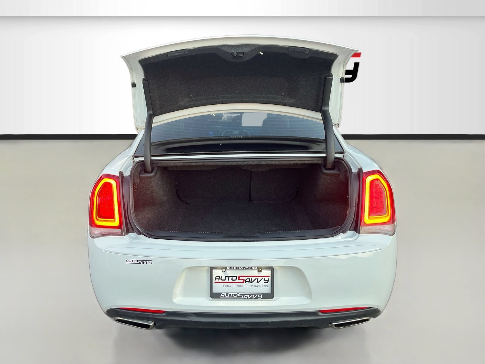 Used 2021 Chrysler 300 Touring w/ Sport Appearance Package RWD image 25
