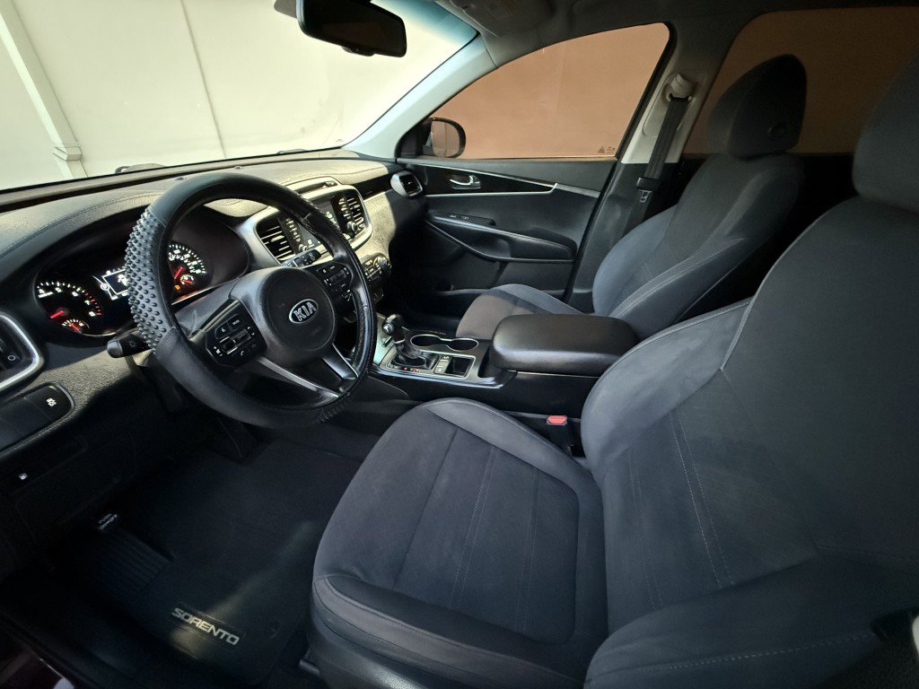 Used 2018 Kia Sorento LX image 10
