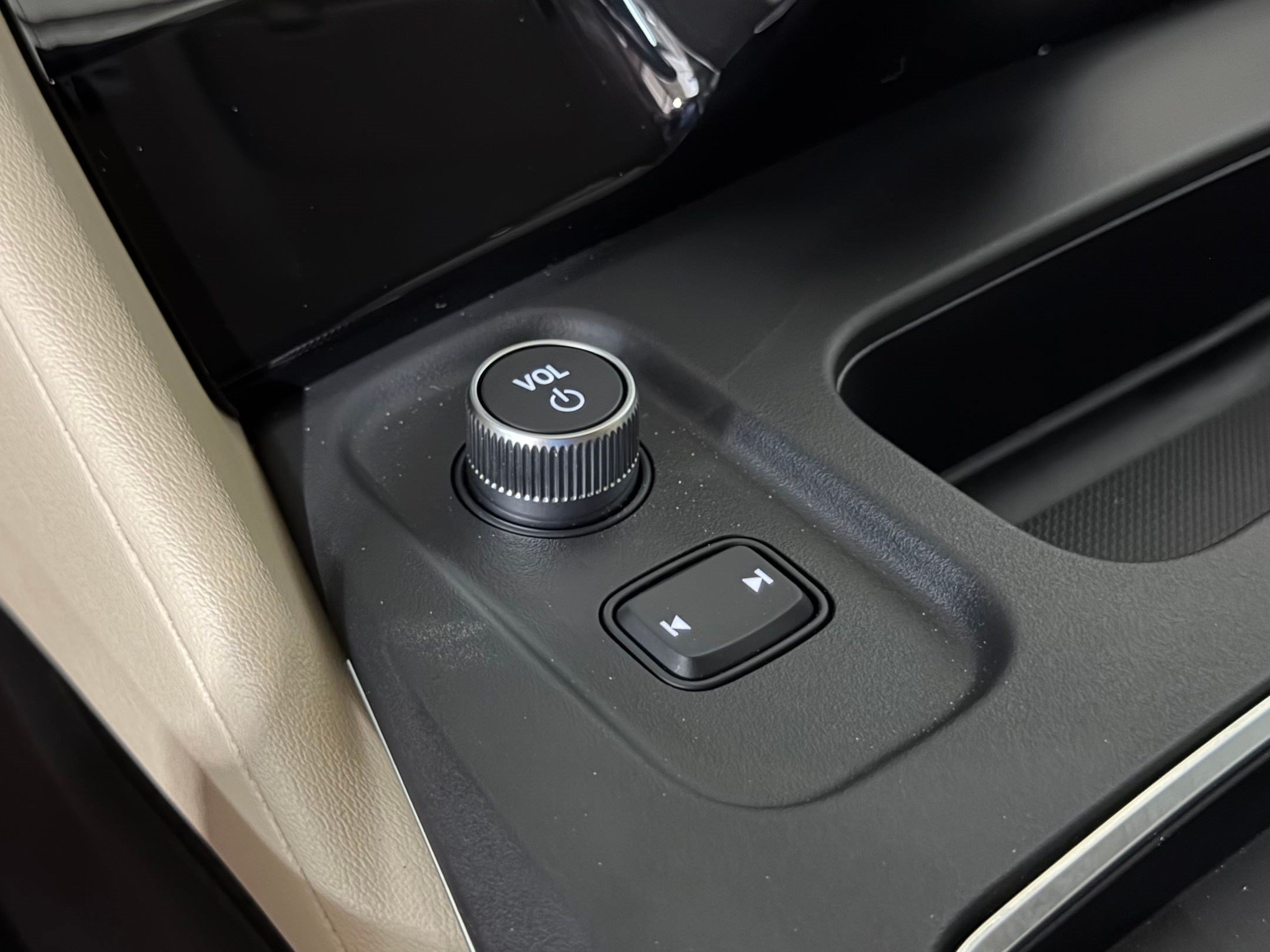 Used 2025 Acura MDX FWD w/ Technology Package image 34