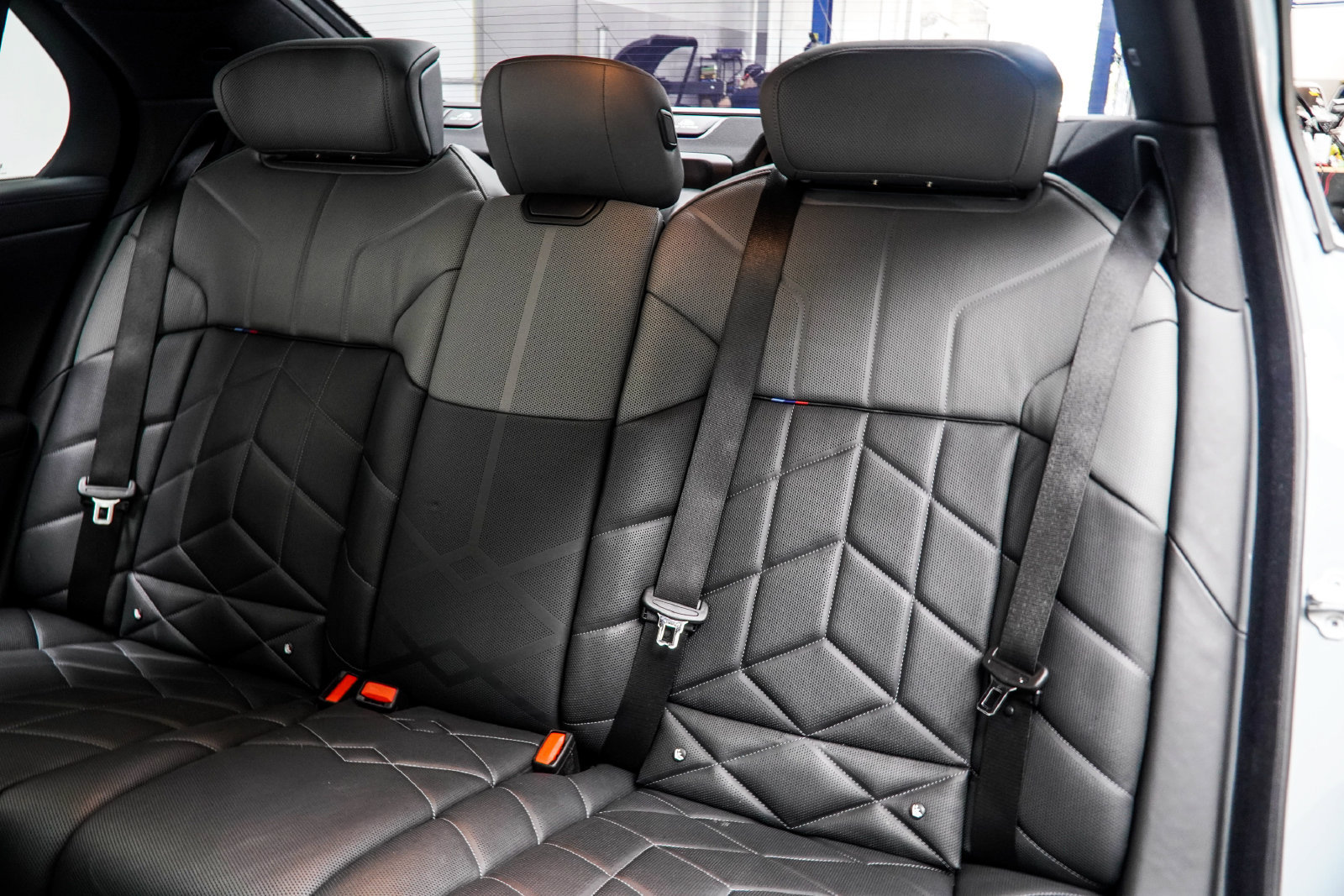 Used 2024 BMW i7 eDrive50 w/ M Sport Package RWD image 46