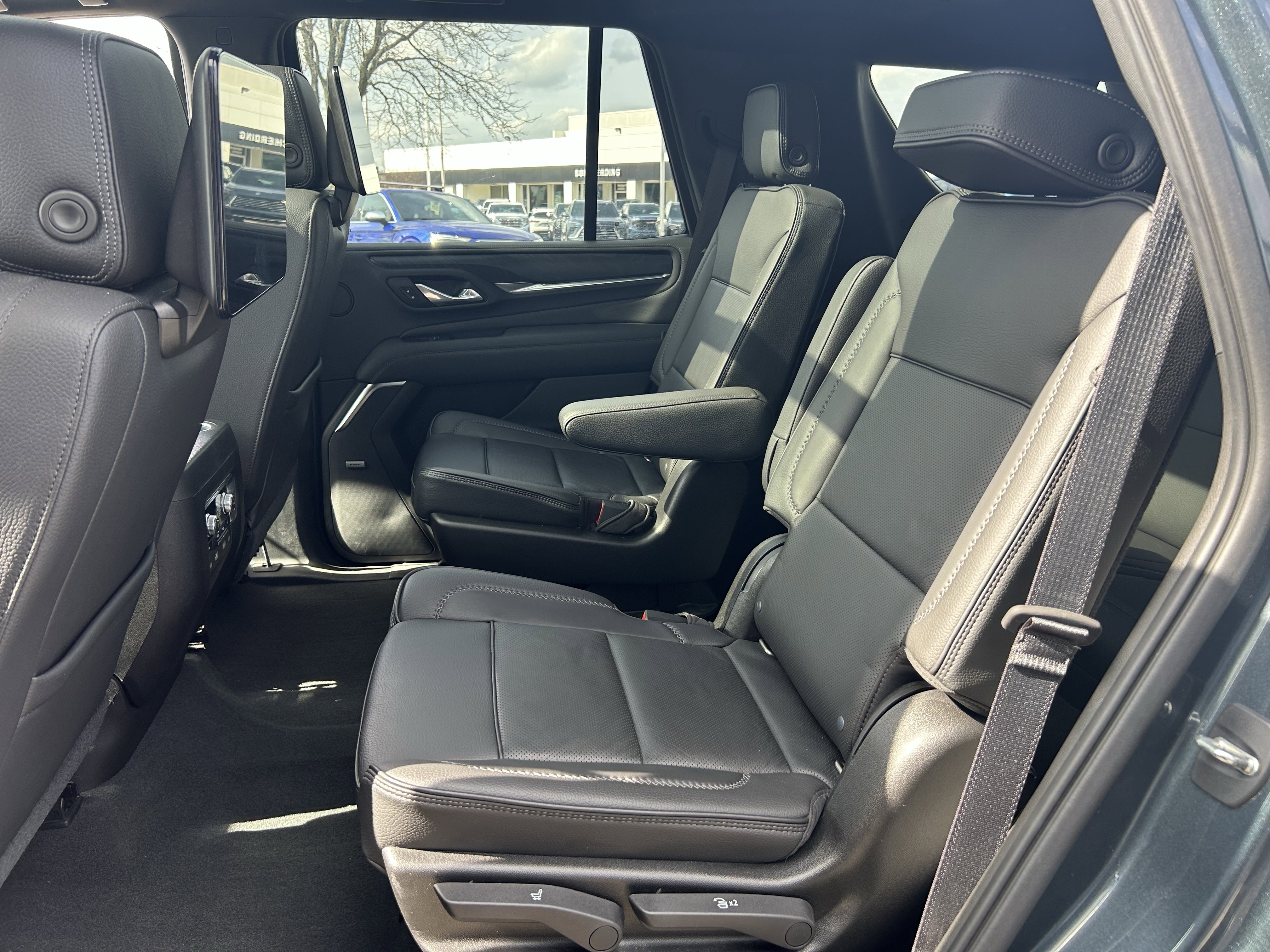 Used 2021 GMC Yukon Denali w/ Denali Ultimate Package image 25