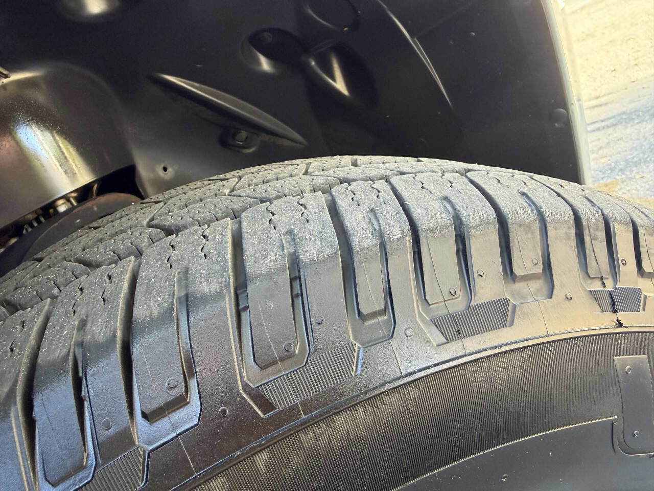 Used 2012 Chevrolet Suburban LS image 13