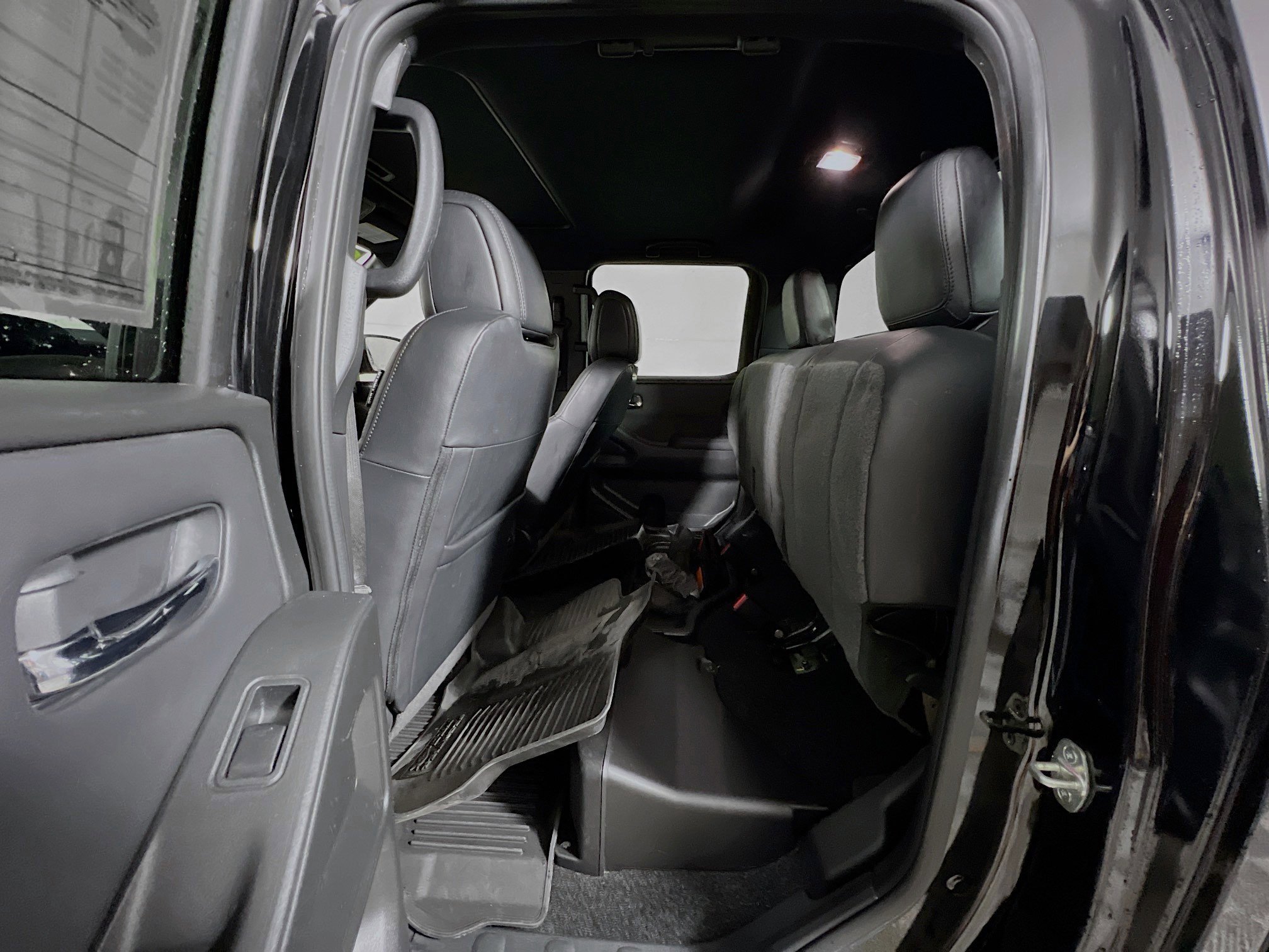 Used 2022 Nissan Frontier PRO-4X w/ Pro-4X Premium Package image 30