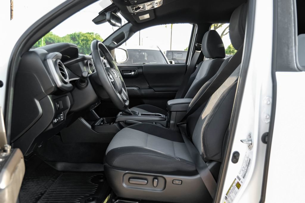 Used 2023 Toyota Tacoma TRD Off-Road image 33