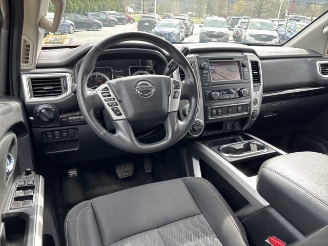 Used 2017 Nissan Titan SV image 16