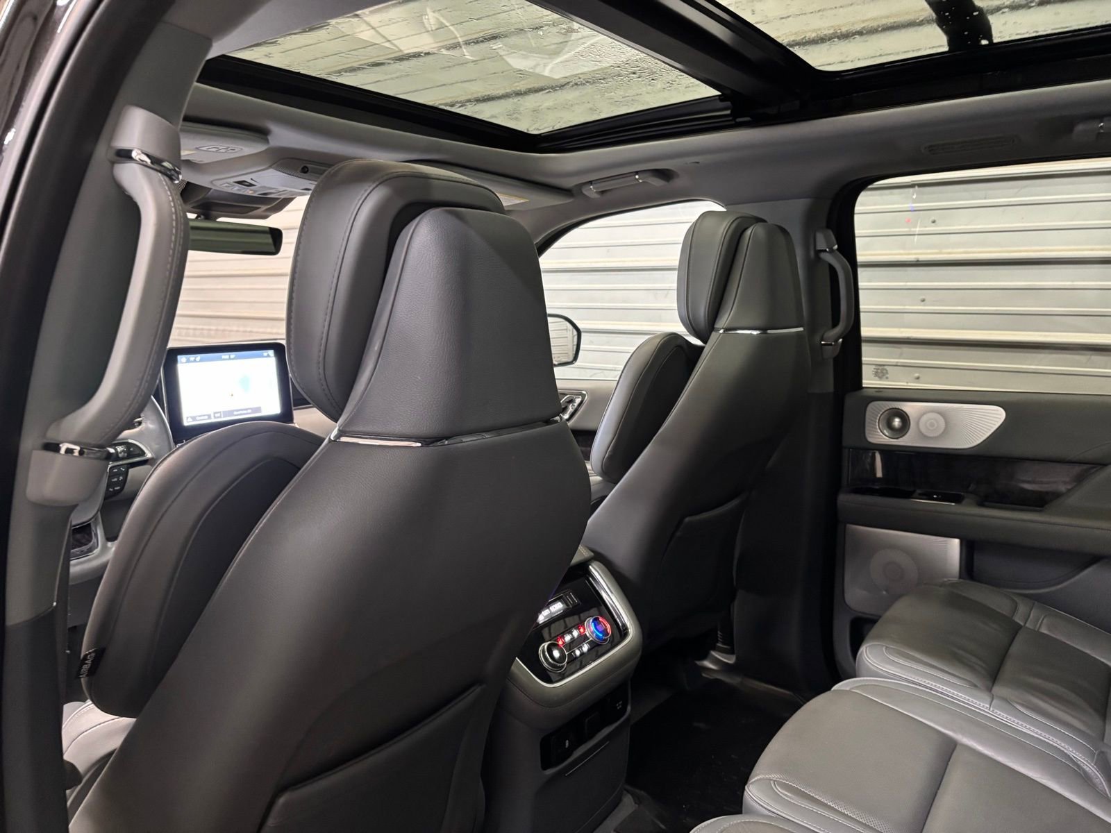 Used 2019 Lincoln Navigator L Reserve image 23