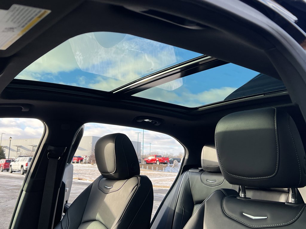 Used 2024 Cadillac XT4 Premium Luxury image 19
