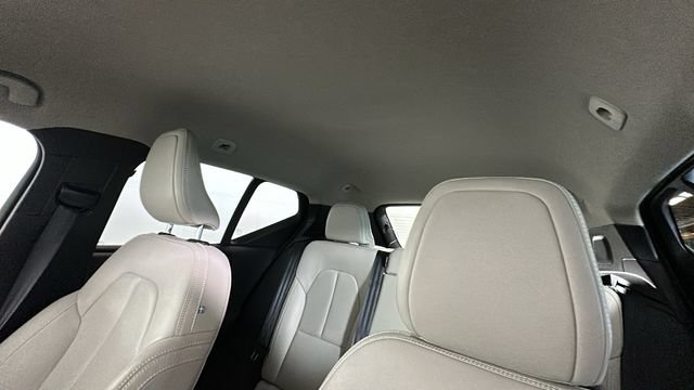 Used 2021 Volvo XC40 T4 Momentum FWD image 13