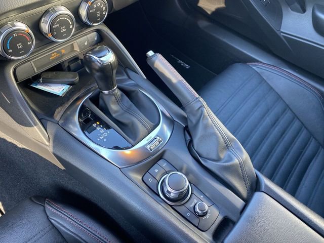 Used 2018 FIAT 124 Spider Abarth w/ Convenience Group RWD image 22