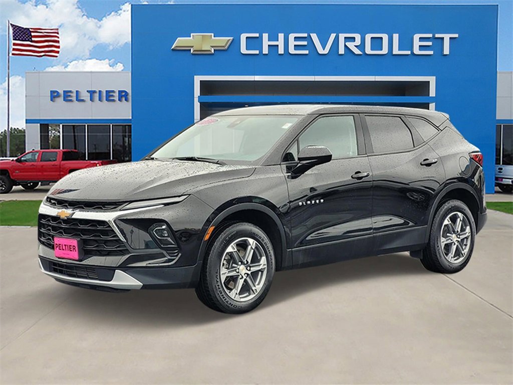 Used 2023 Chevrolet Blazer LT w/ Driver Confidence Package image 3