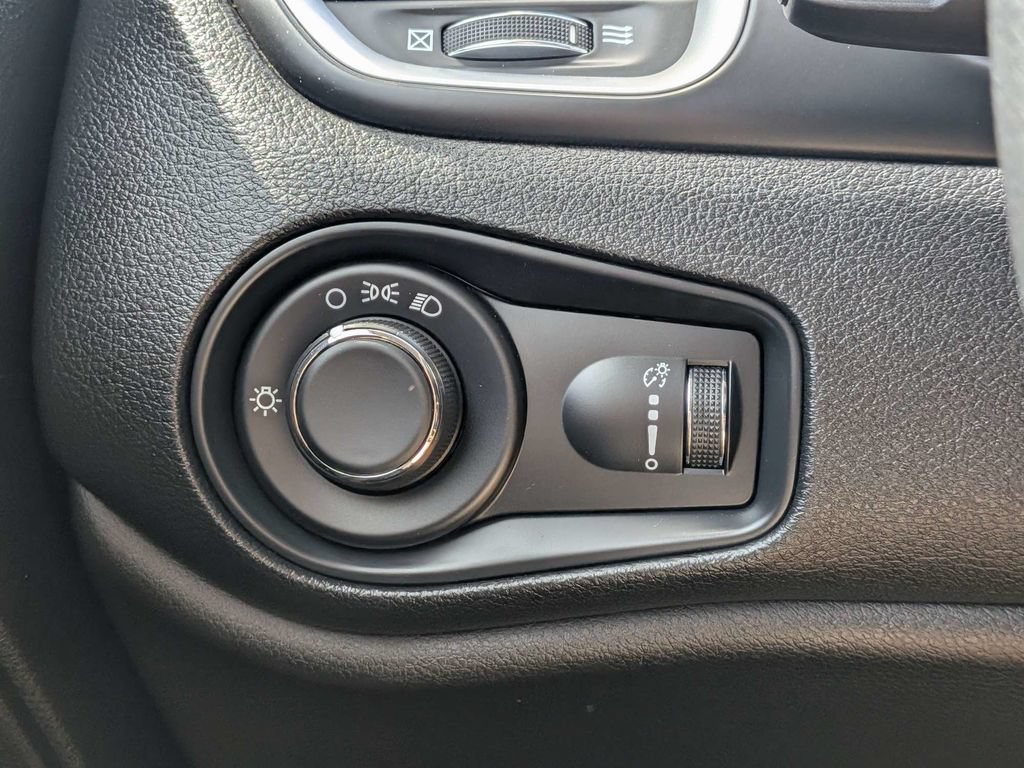 Used 2021 Jeep Renegade Sport FWD image 20