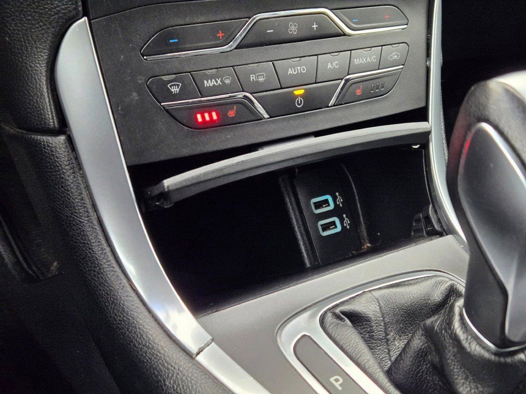 Used 2016 Ford Edge SEL w/ Equipment Group 201A AWD/4WD image 27