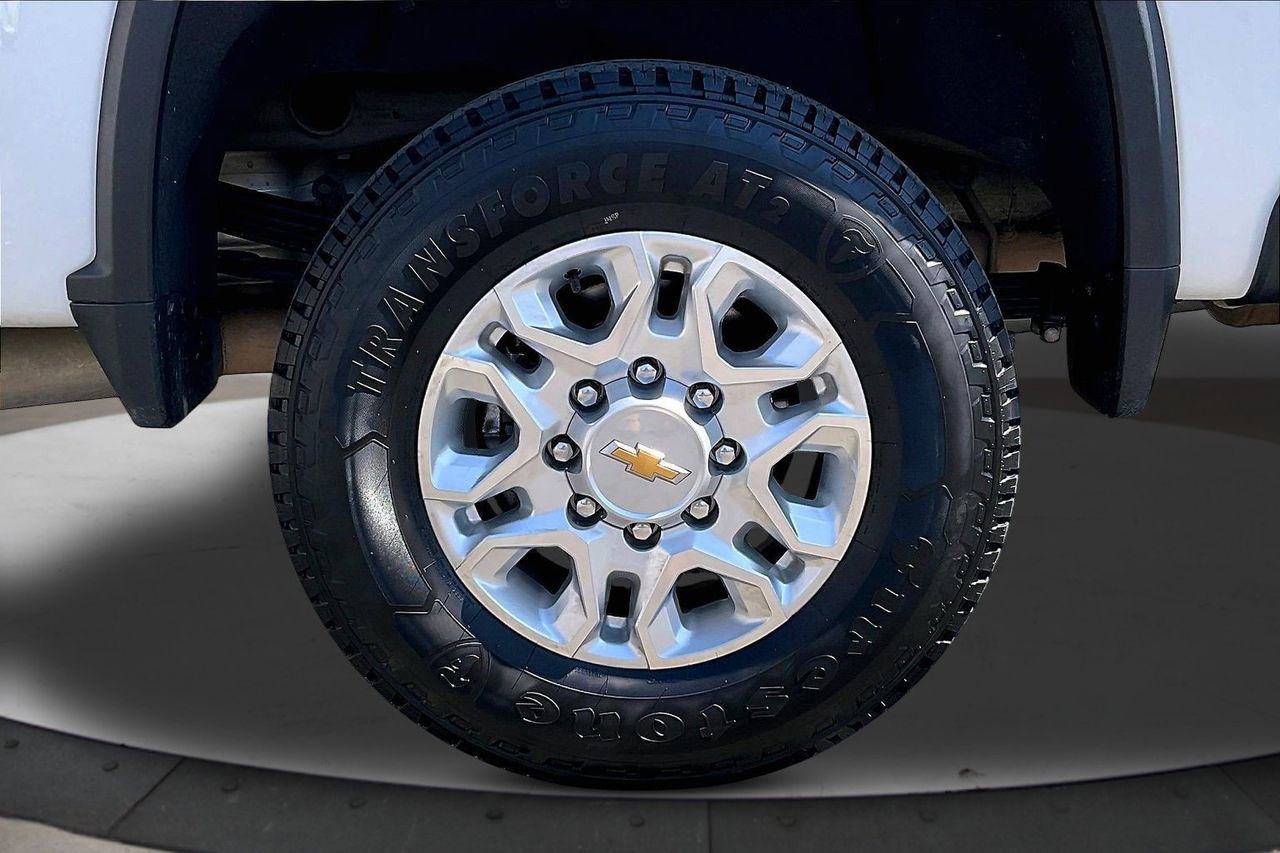 Used 2024 Chevrolet Silverado 2500 LT image 36