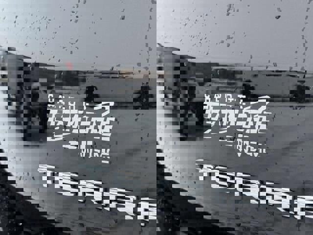 Used 2024 GMC Terrain SLE image 32