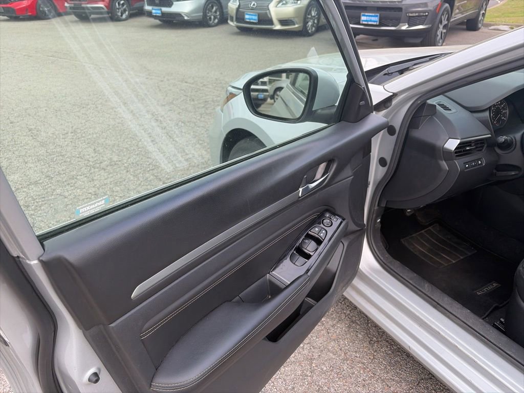 Used 2021 Nissan Altima 2.5 SV image 15