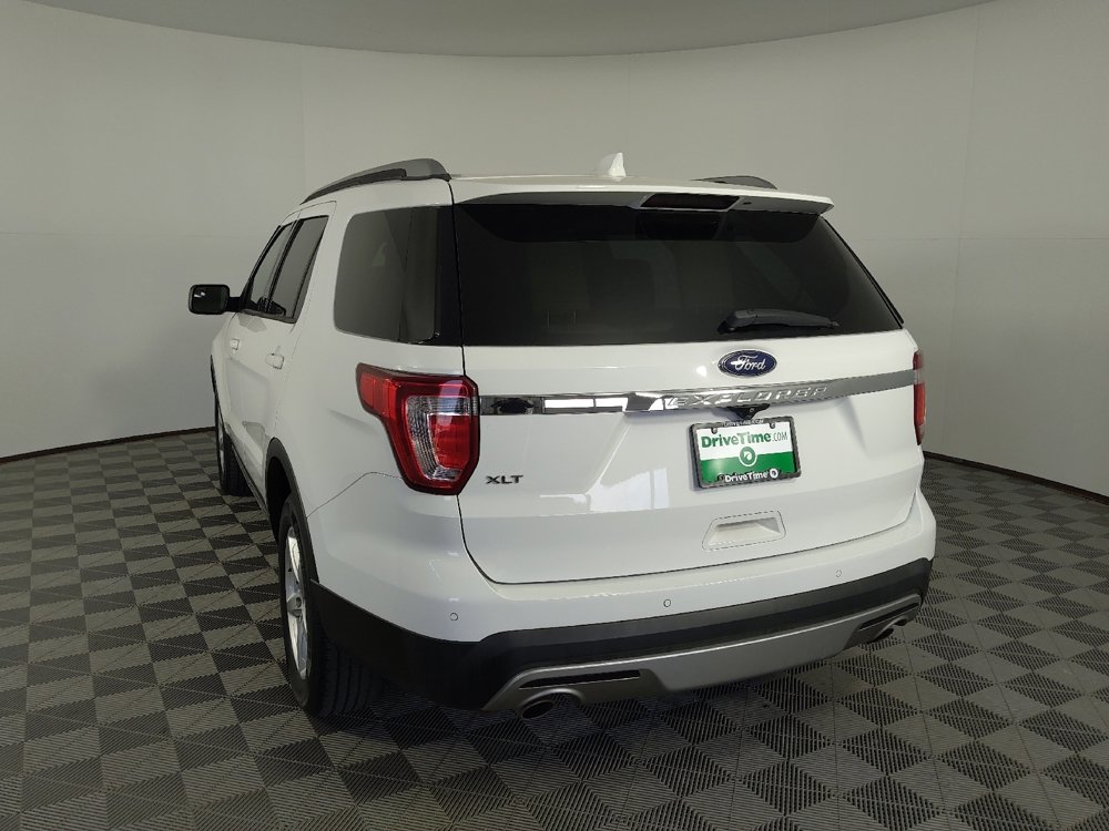 Used 2017 Ford Explorer XLT FWD image 5