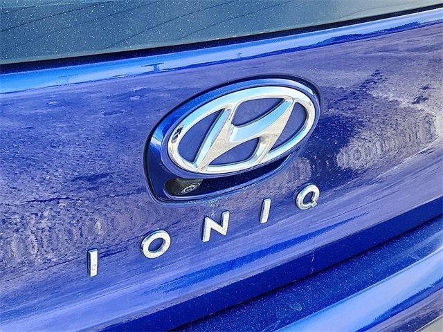Used 2020 Hyundai Ioniq Limited image 18