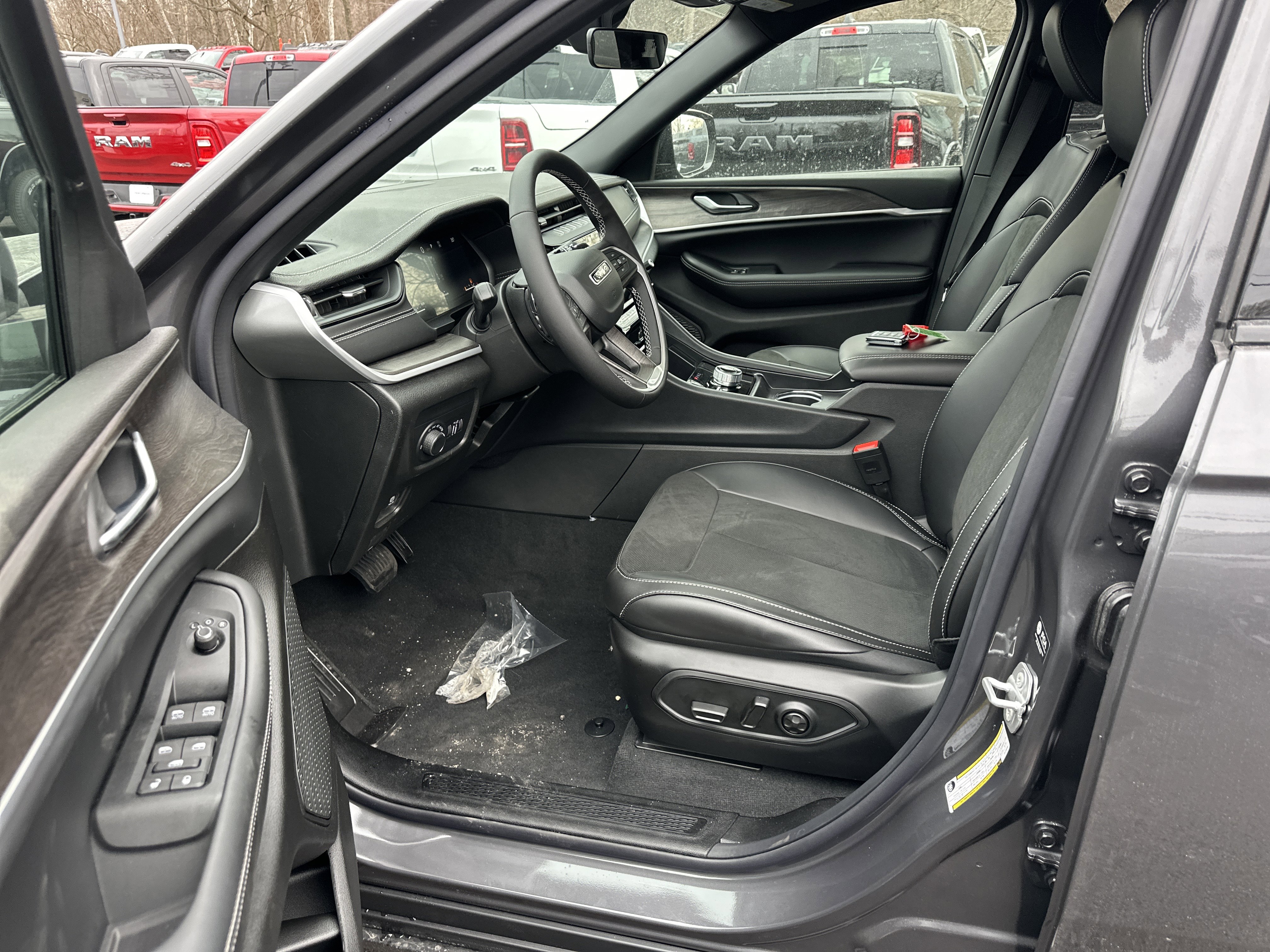 New 2026 Jeep Grand Cherokee Altitude image 26