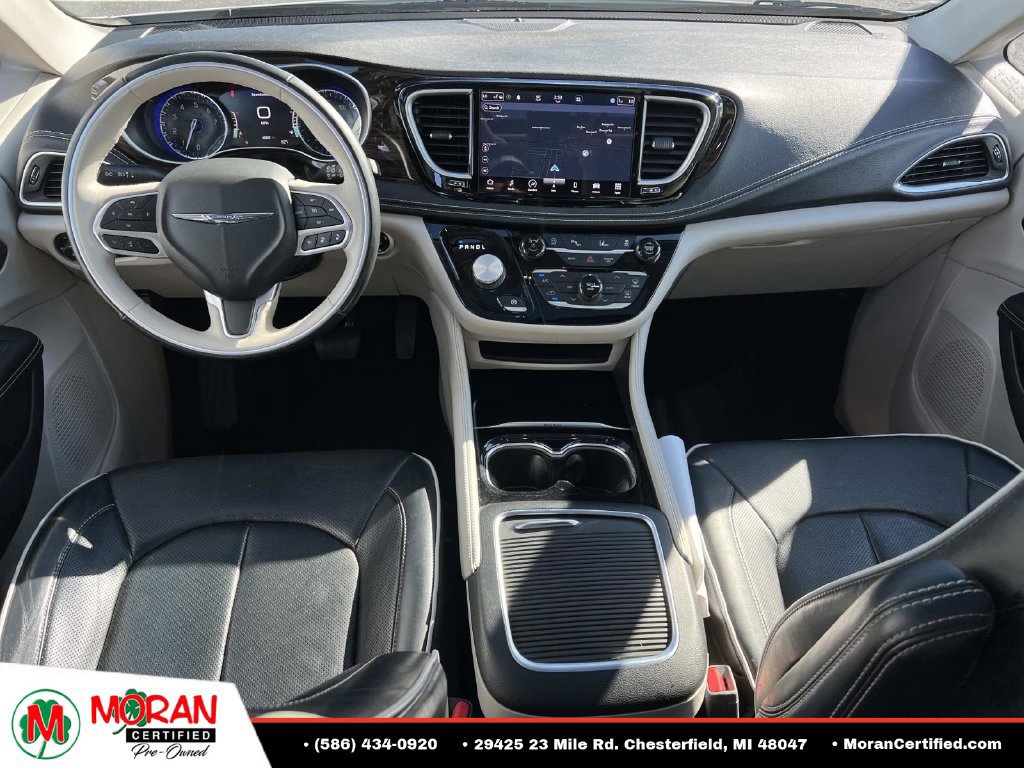 Used 2021 Chrysler Pacifica Limited AWD/4WD image 14