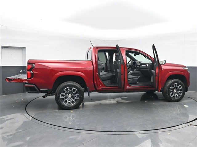 Used 2024 Chevrolet Colorado LT w/ LT Convenience Package III image 45