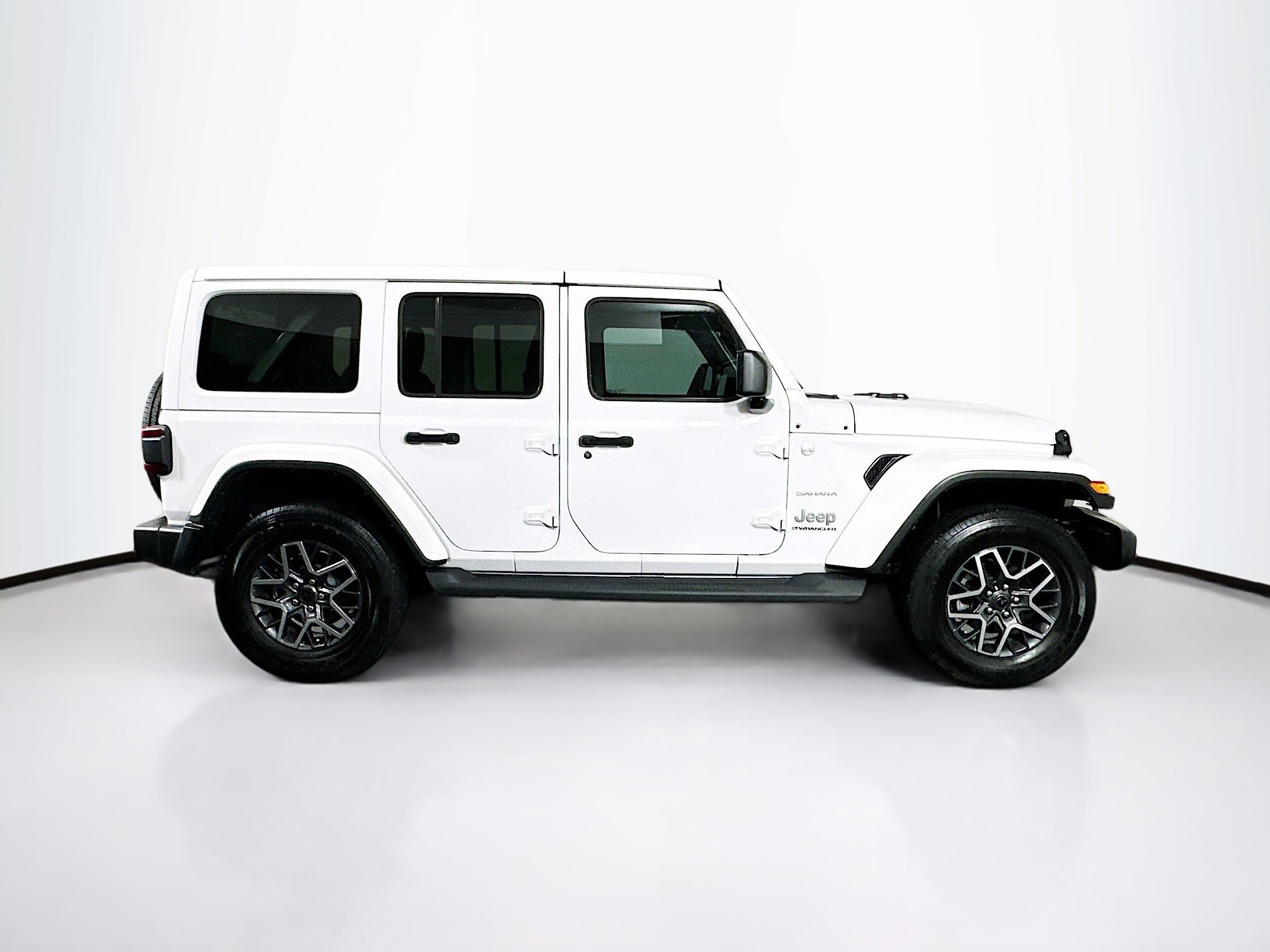 Used 2024 Jeep Wrangler Sahara w/ Technology Group image 10