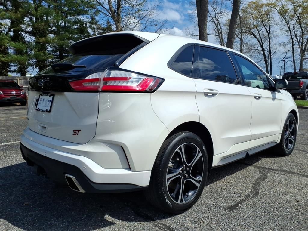 Used 2019 Ford Edge ST w/ Convenience Package AWD/4WD image 2