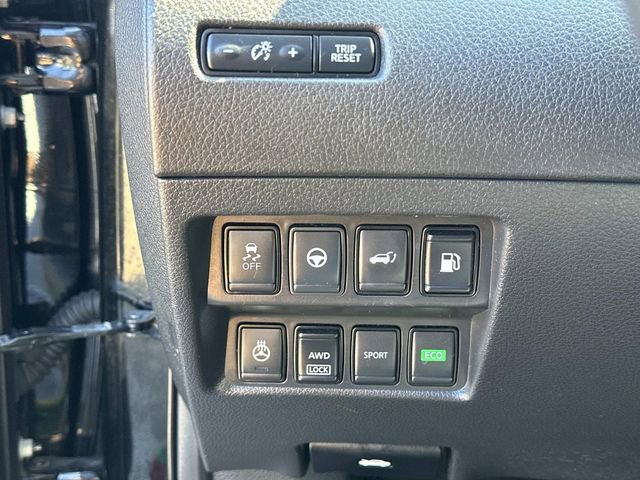 Used 2019 Nissan Rogue SL w/ Premium Package image 28