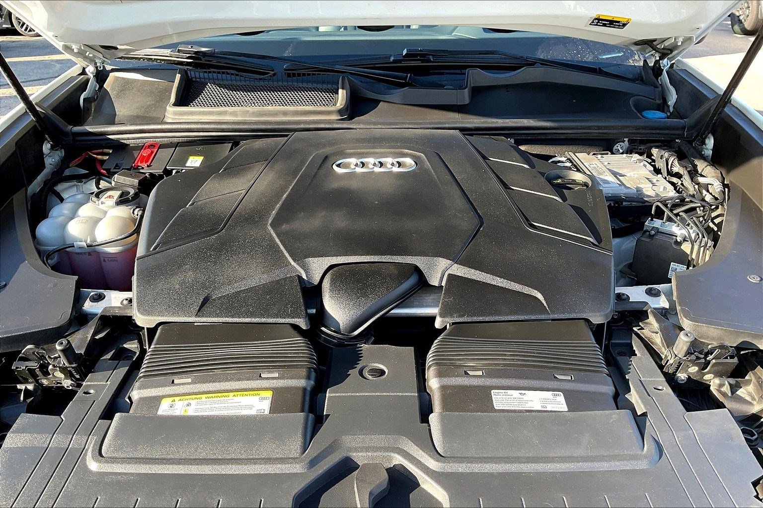 Used 2019 Audi Q8 Prestige image 32