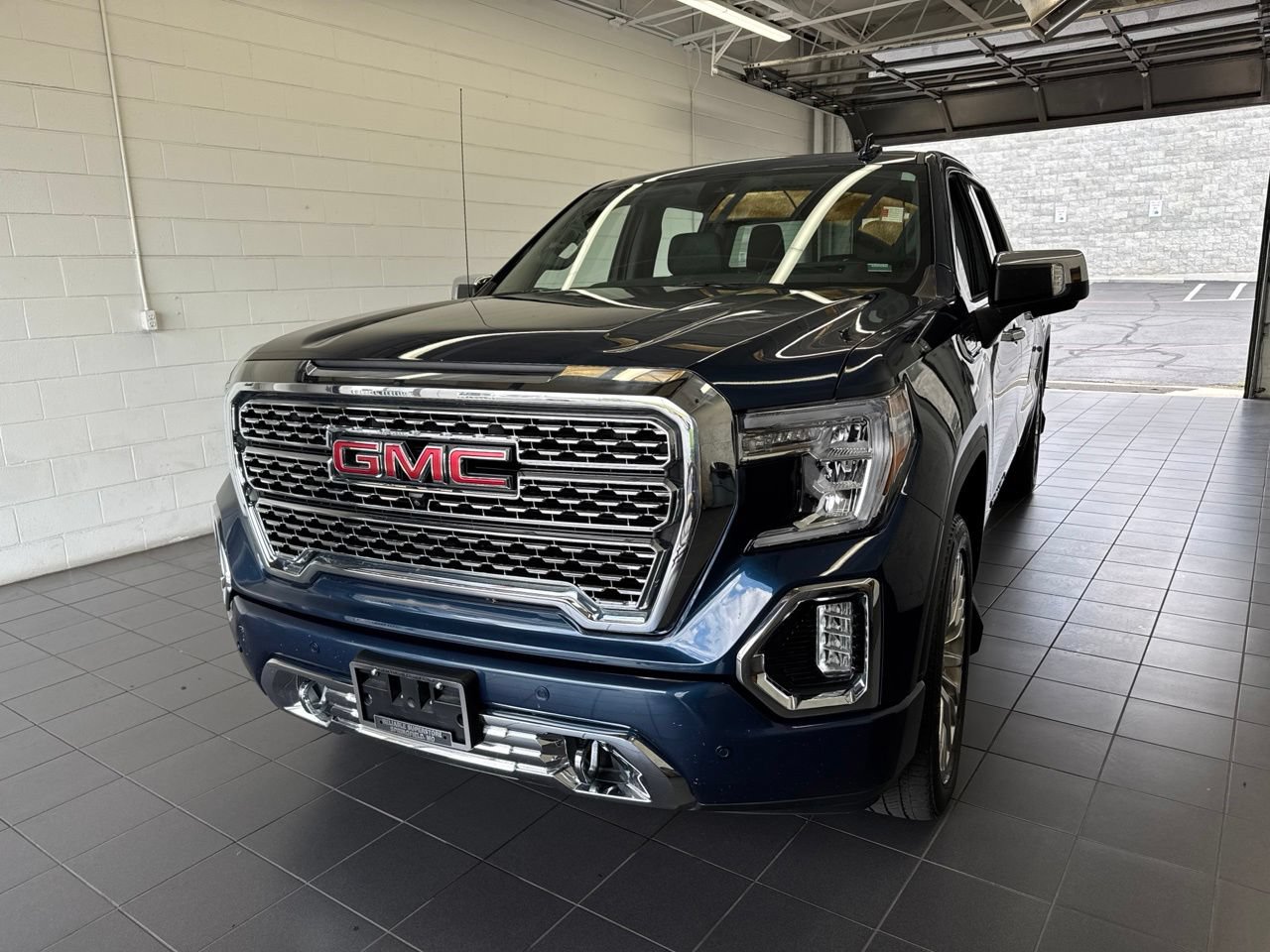 Used 2019 GMC Sierra 1500 Denali w/ Denali Ultimate Package AWD/4WD image 3