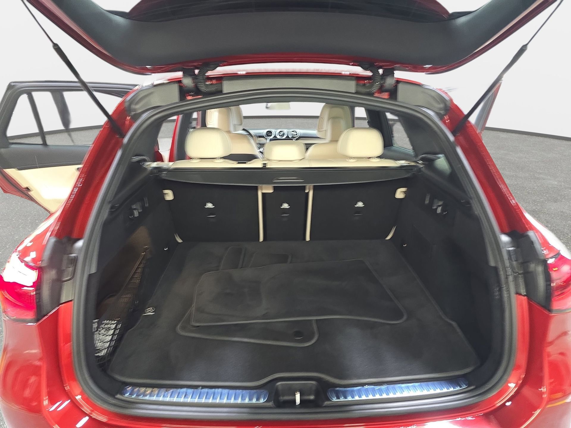 Used 2023 Mercedes-Benz GLC 300 4MATIC image 12