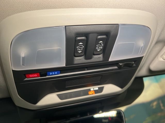 Used 2025 Subaru Crosstrek 2.0i Premium image 41