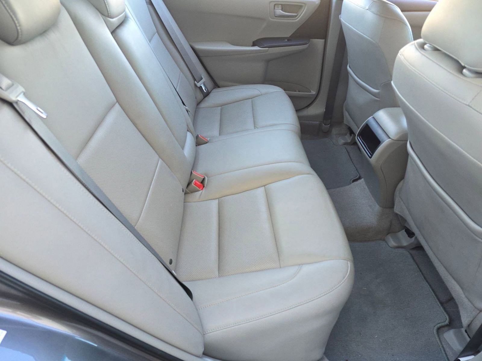 Used 2015 Toyota Camry LE image 25