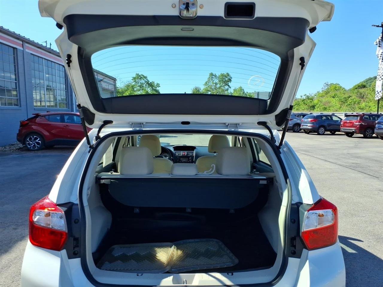 Used 2014 Subaru Impreza 2.0i Premium w/ All-Weather Package w/CVT AWD/4WD image 9