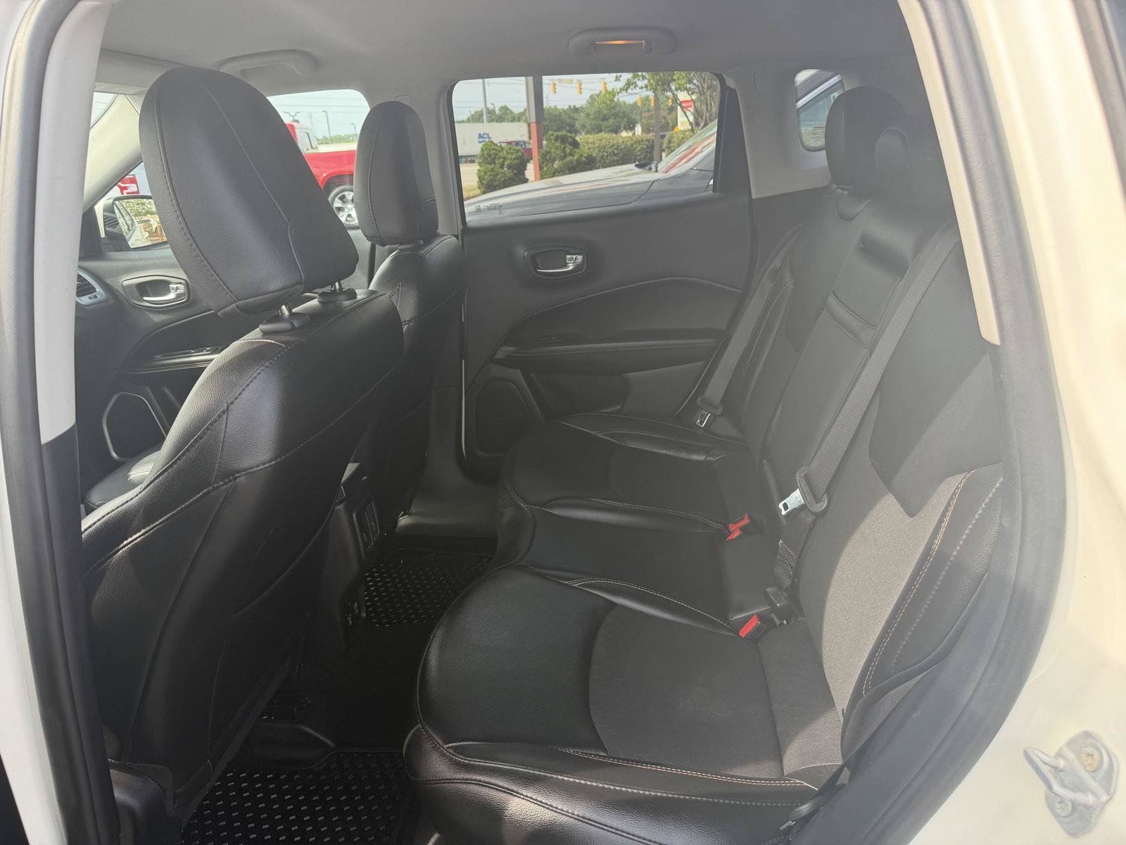 Used 2020 Jeep Compass Latitude w/ Popular Equipment Group AWD/4WD image 14