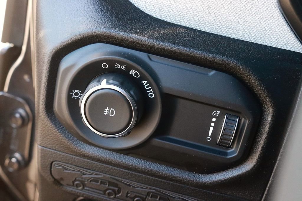 Used 2025 Jeep Wrangler Unlimited Sport AWD/4WD image 24