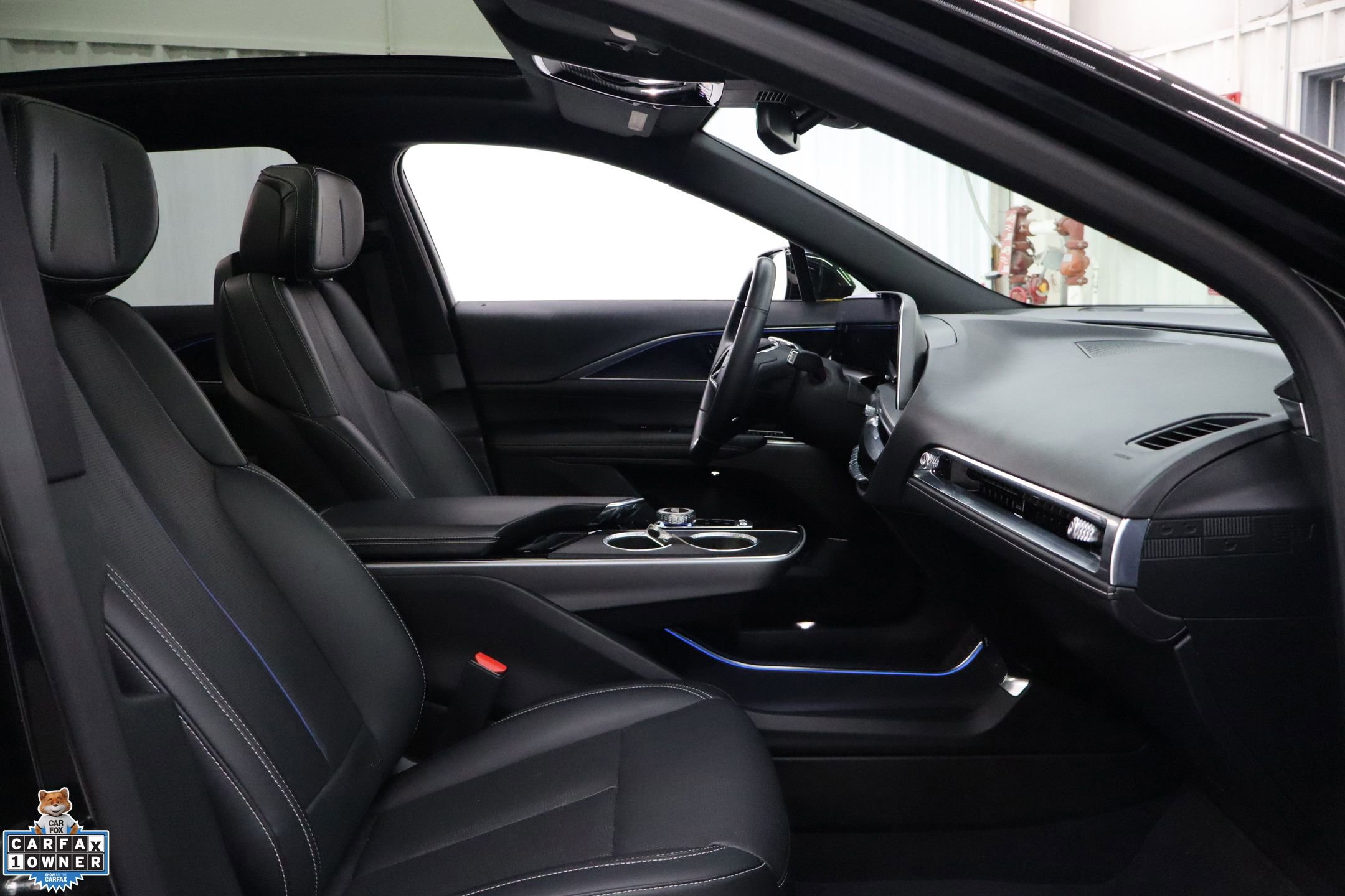 Used 2024 Cadillac Lyriq Sport image 31